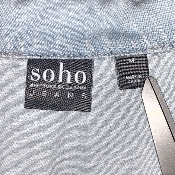 Soho NY&Co Jeans Light Wash Distressed Button Up Denim Jacket Medium Long Sleeve - Picture 2 of 16